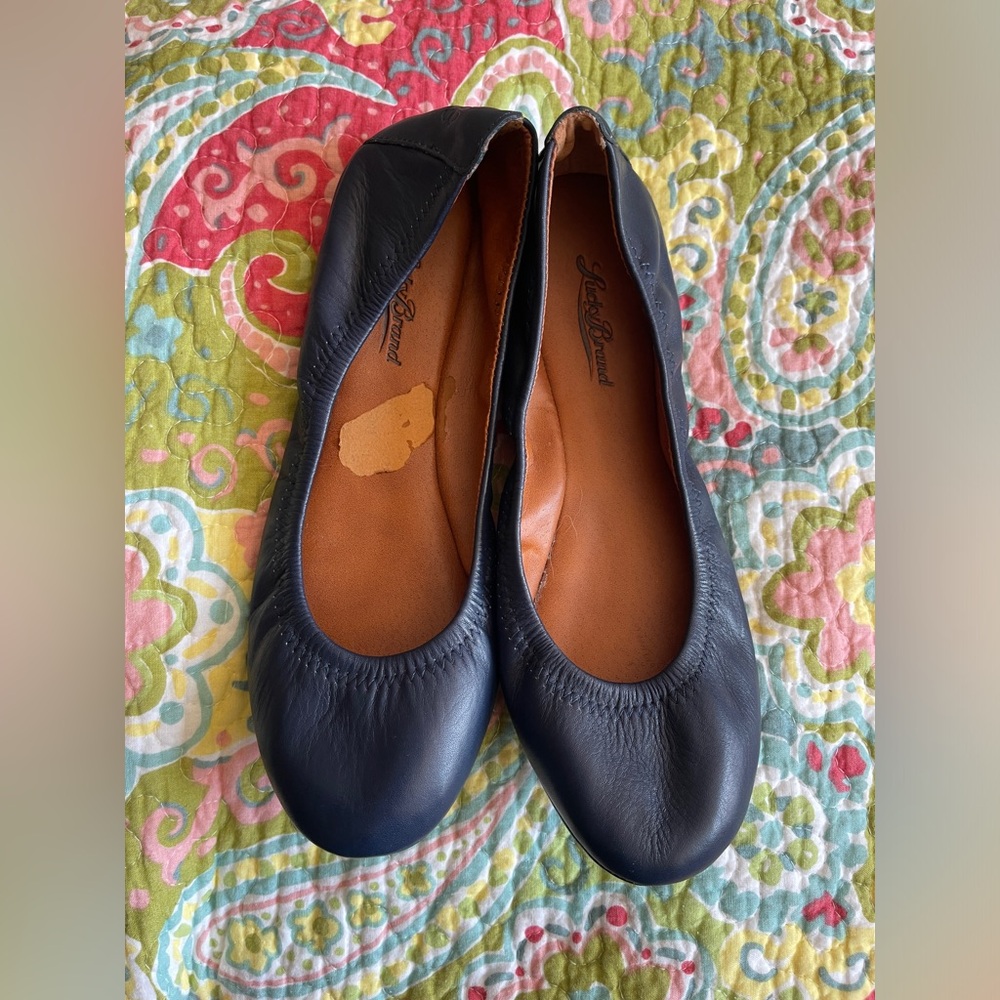 Lucky Brand sz. 7 navy blue ballet shoes new without tags, good used condition,